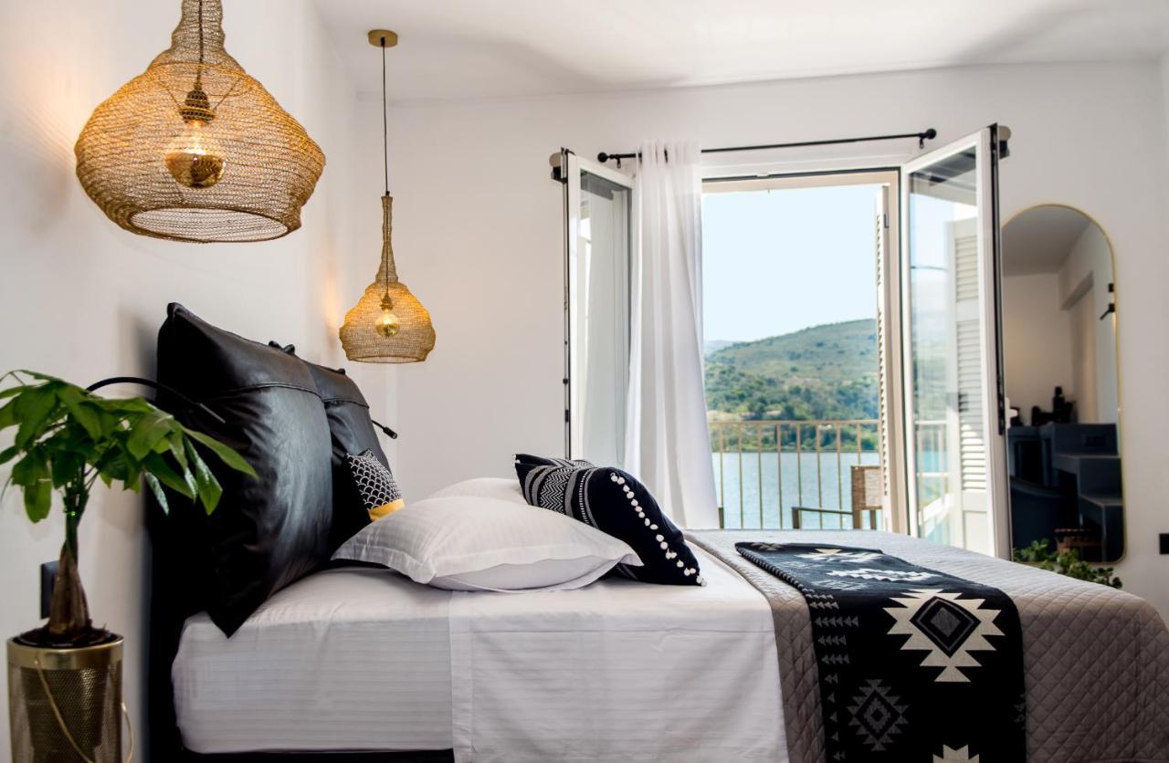 A & B Minimal Suite Ιι With Sea View In Argostoli Esterno foto
