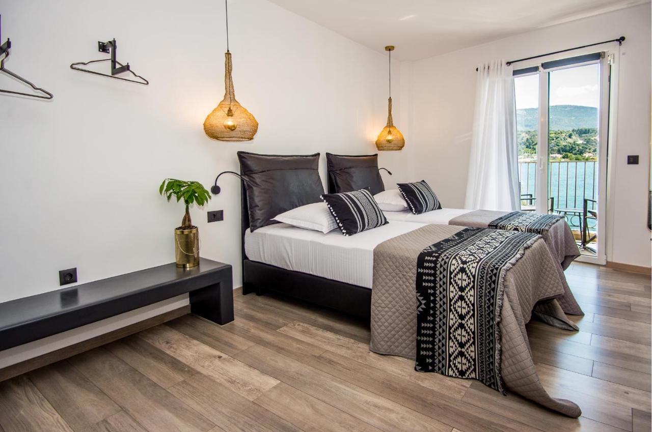A & B Minimal Suite Ιι With Sea View In Argostoli Esterno foto
