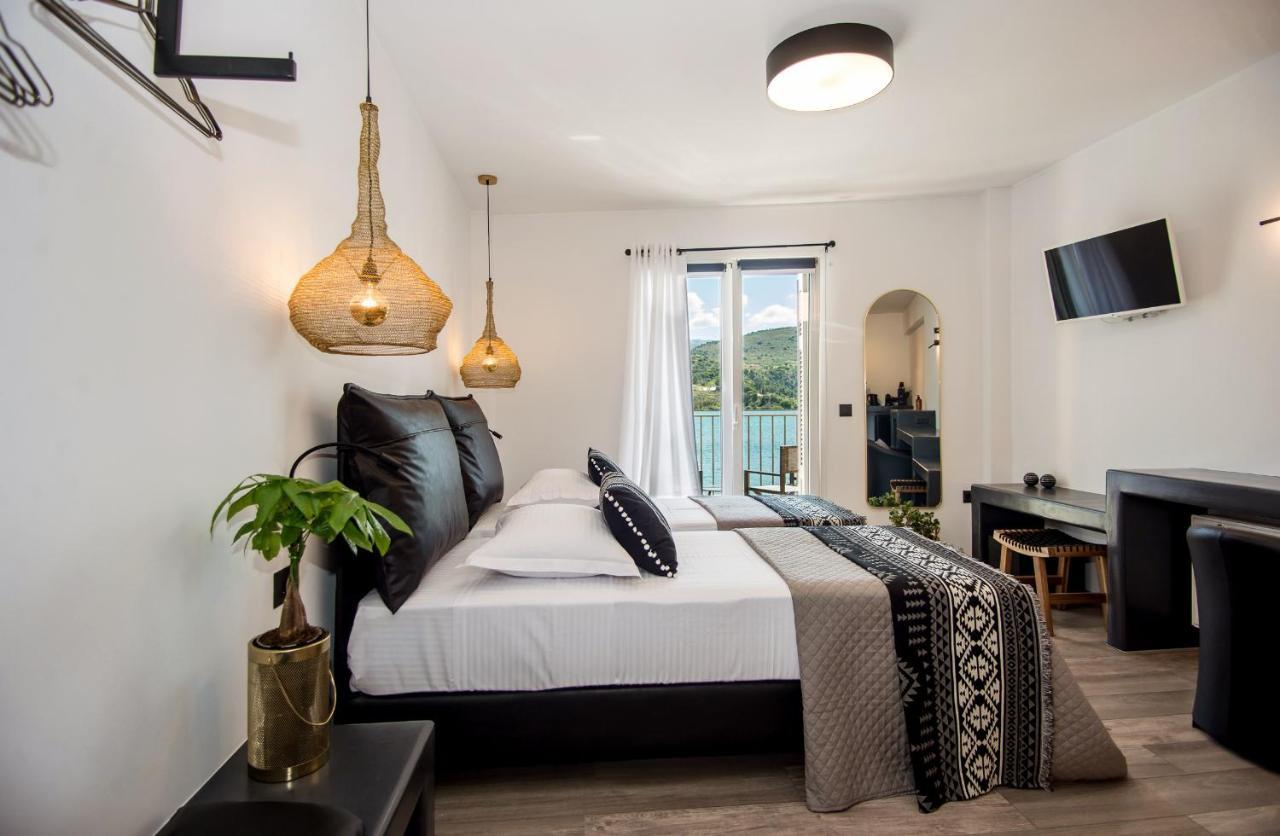 A & B Minimal Suite Ιι With Sea View In Argostoli Esterno foto