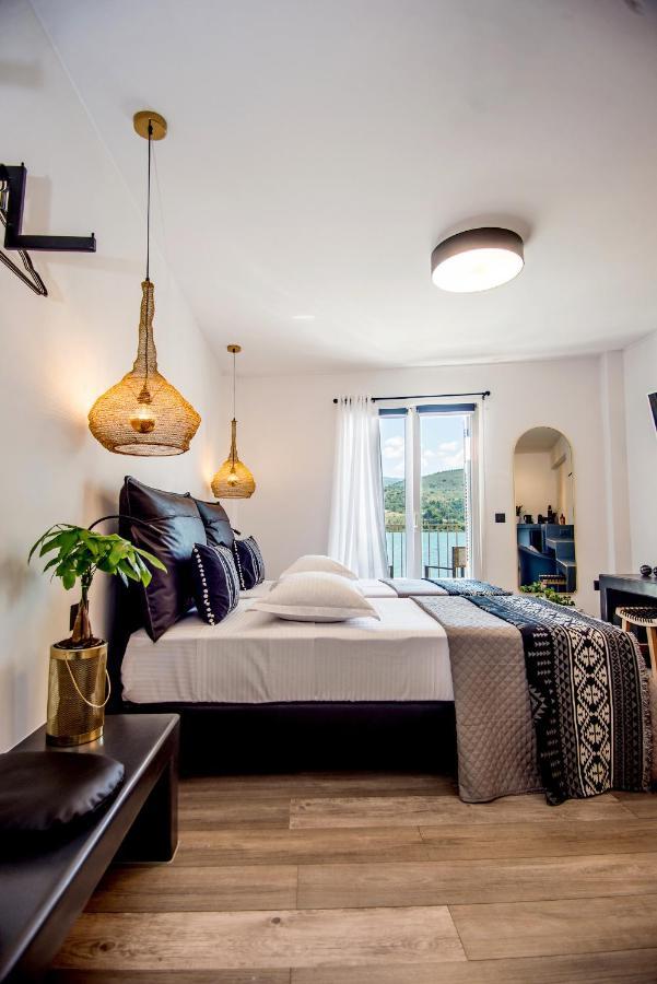 A & B Minimal Suite Ιι With Sea View In Argostoli Esterno foto